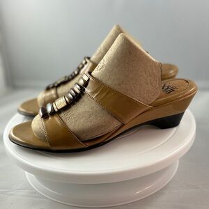 Soft wedge sandal beige patent leather slip on